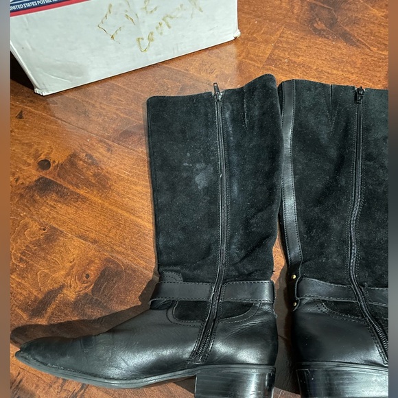 Ralph Lauren Black Leather Boots with Gold Accent - Picture 4 of 5